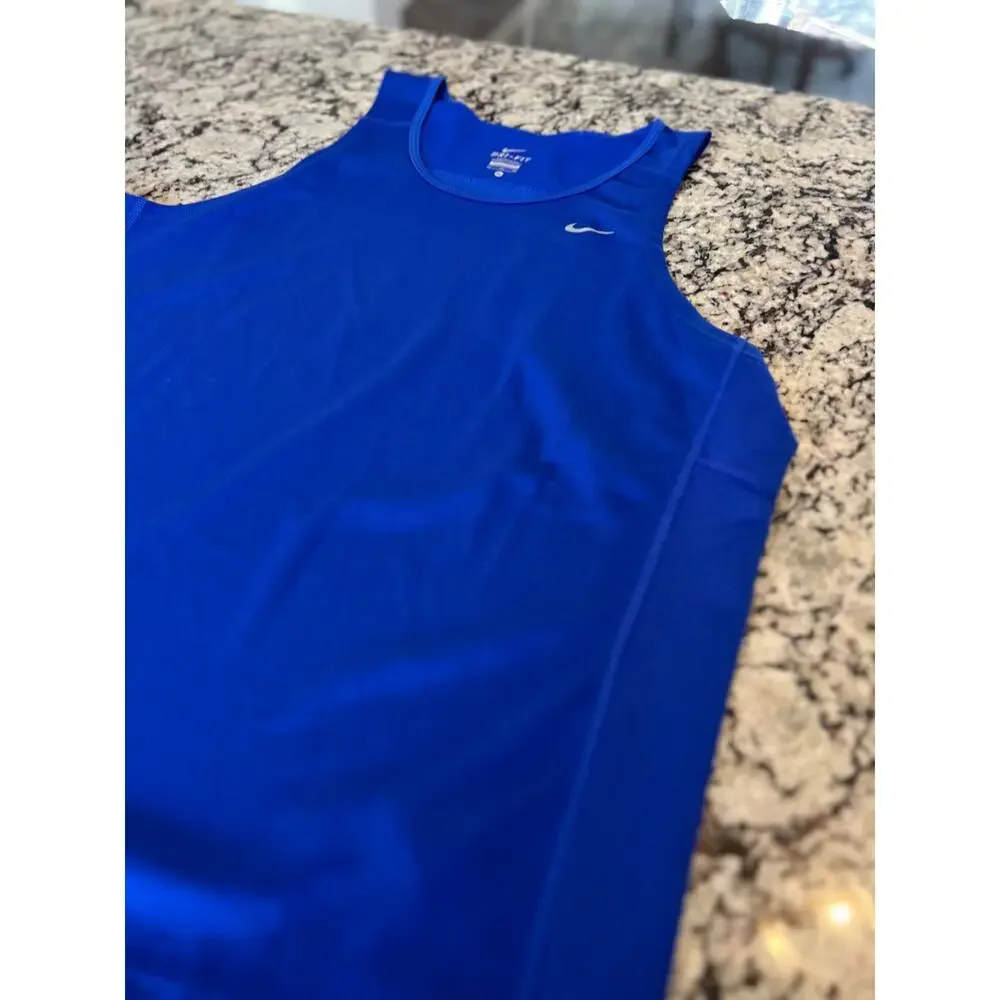 Nike women’s top size XL